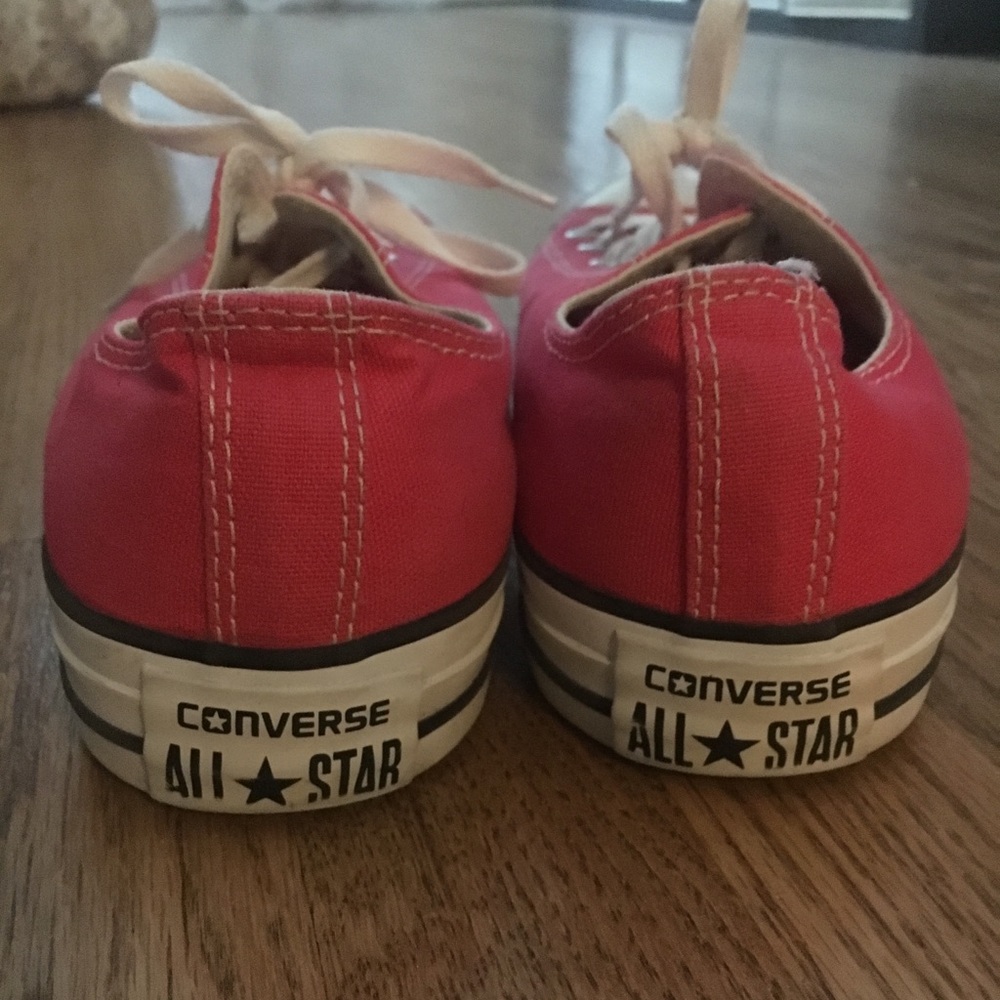 pink converse